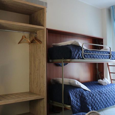 Hotel Adigrat Риччоне Экстерьер фото