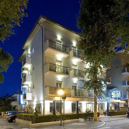 Hotel Adigrat Риччоне Экстерьер фото