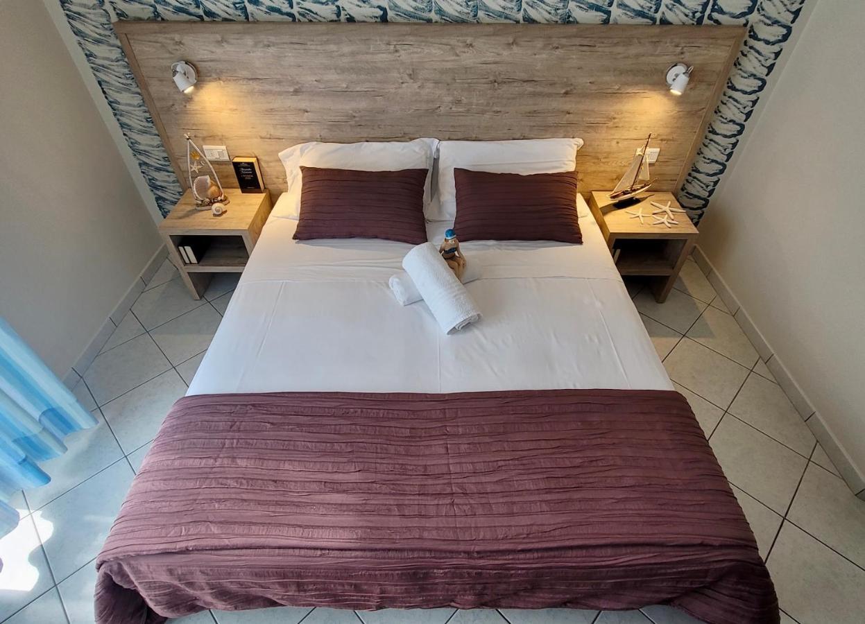 Hotel Adigrat Риччоне Экстерьер фото
