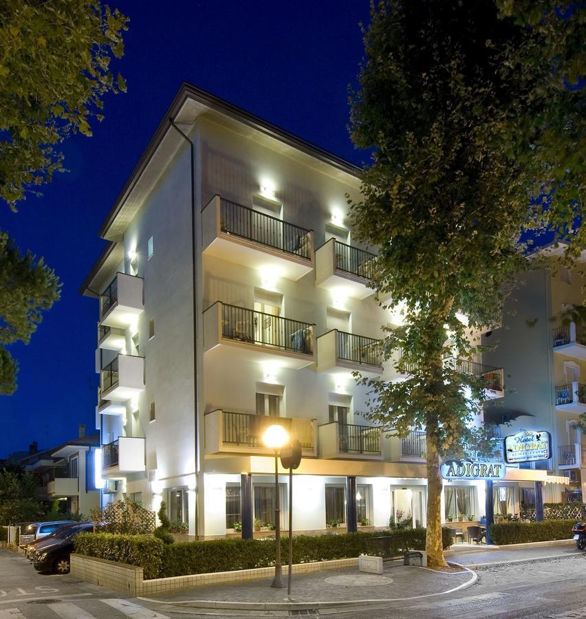 Hotel Adigrat Риччоне Экстерьер фото